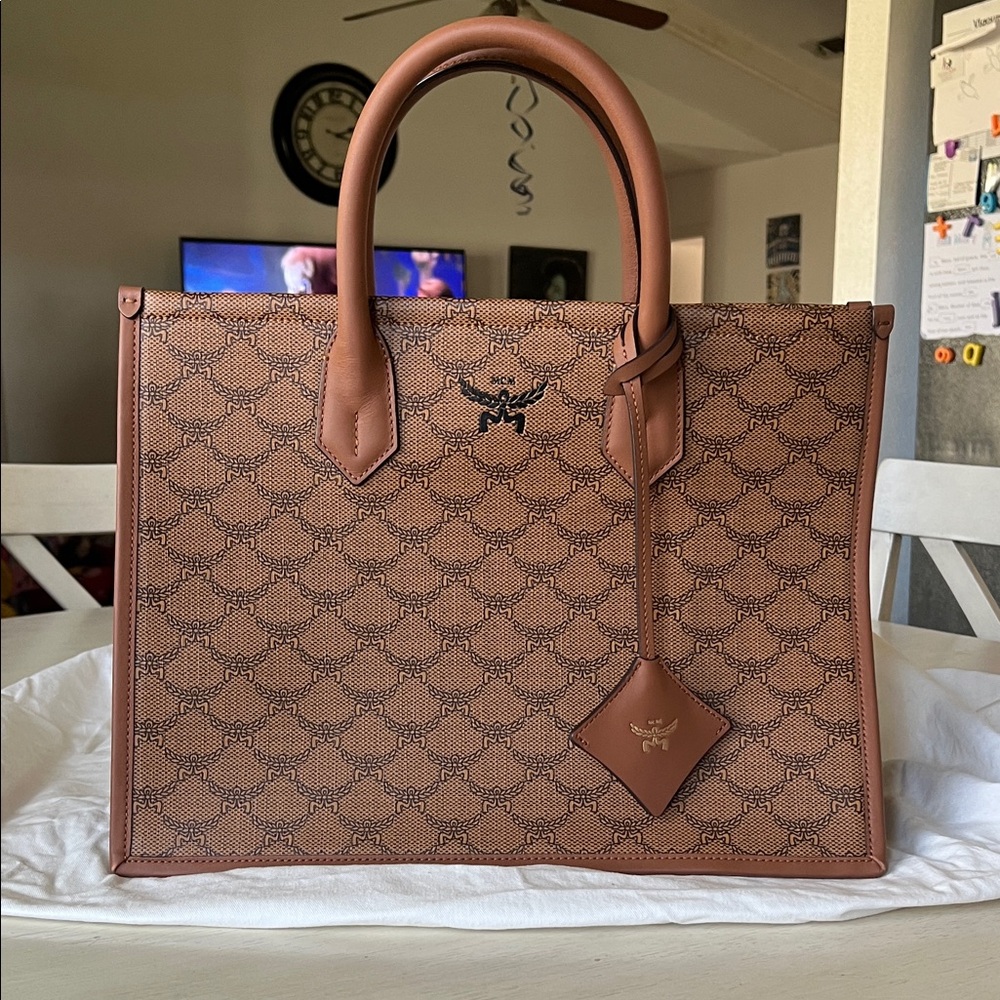 MCM Himmel Medium Lauretos Tote